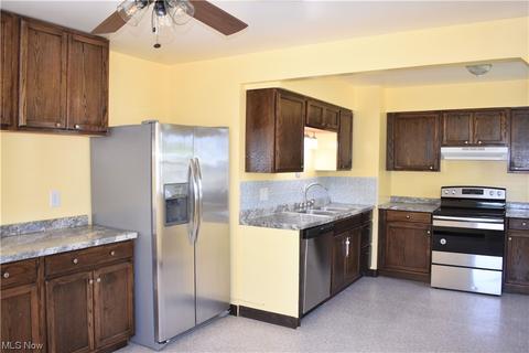 2910 Aberdeen Ave, Ashtabula, OH 44004 photo 8