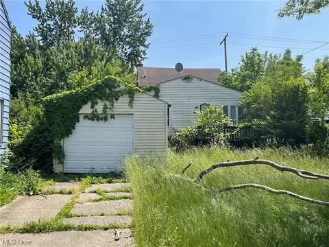 9818 Plymouth Ave, Garfield Heights, OH 44125
