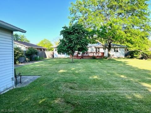261 Windsor Dr, Elyria, OH 44035 photo 4