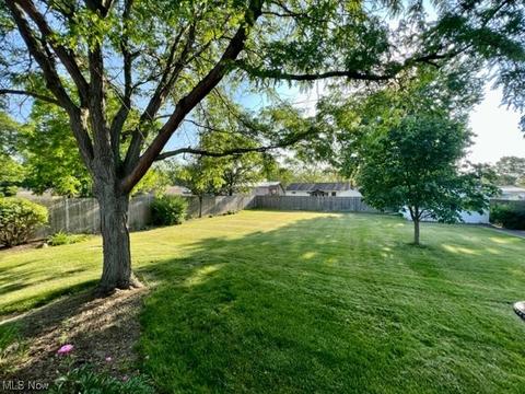 261 Windsor Dr, Elyria, OH 44035 photo 5