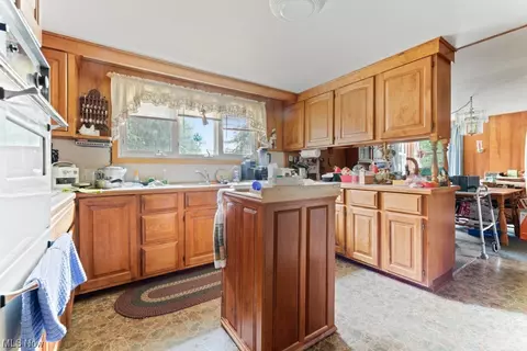 3567 Rolling Ridge Rd NE, Canton, OH 44721 photo 5