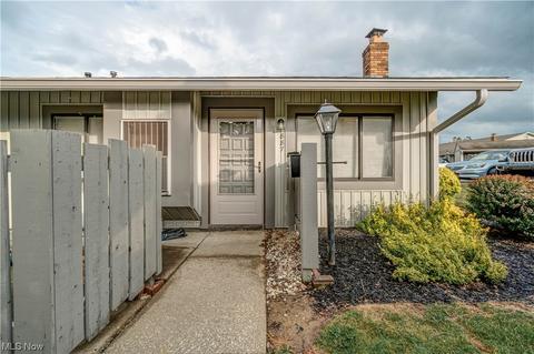 887 Kirkwall Dr, Copley, OH 44321 photo 2