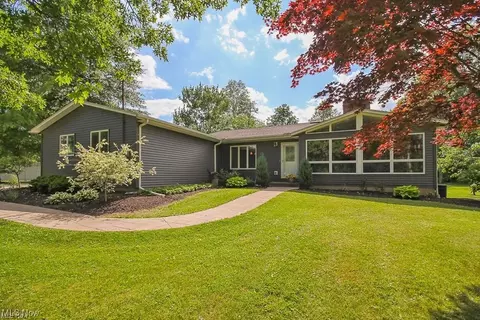 16014 Cowley Rd, Grafton, OH 44044