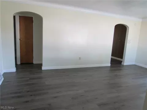 1546 W 8th St, Ashtabula, OH 44004 photo 5