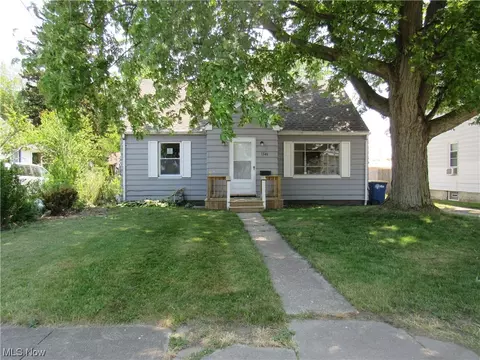 1546 W 8th St, Ashtabula, OH 44004 photo 2