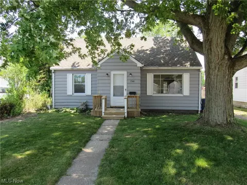 1546 W 8th St, Ashtabula, OH 44004 photo 1