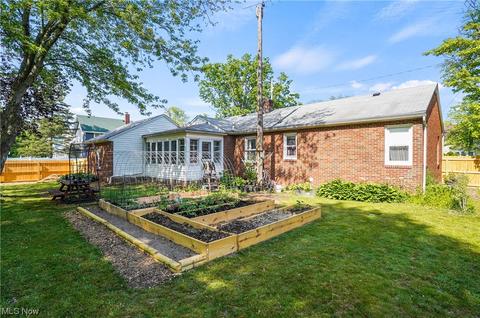 529 Myrtle Ave, Ashtabula, OH 44004 photo 5