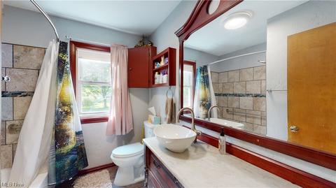 529 Myrtle Ave, Ashtabula, OH 44004 photo 4