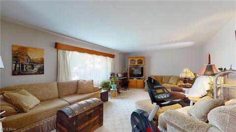 529 Myrtle Ave, Ashtabula, OH 44004 photo 2