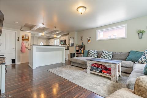 714 N Walnut St, Dover, OH 44622 photo 5