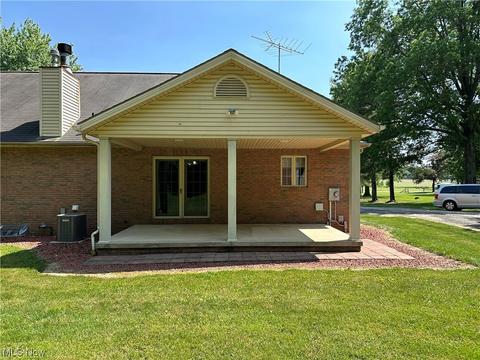 668 Steiner Rd, Creston, OH 44217 photo 2