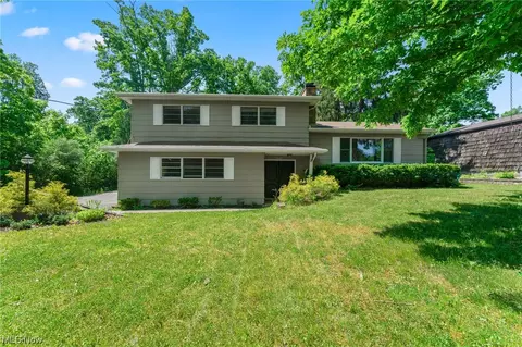 10469 Berlin Station Rd, Canfield, OH 44406