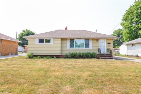 9331 Tracy Trl, Parma, OH 44130 photo 1
