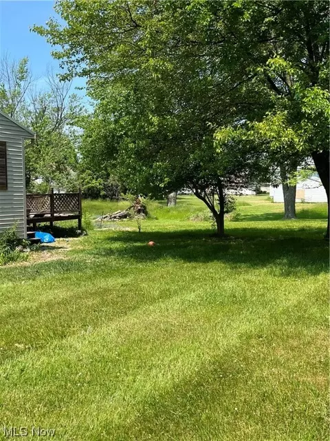 1111 E 17th St, Ashtabula, OH 44004 photo 2