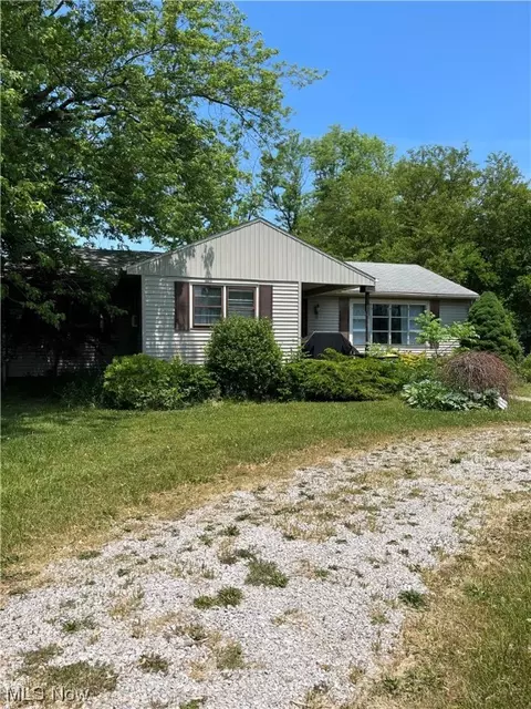 1111 E 17th St, Ashtabula, OH 44004 photo 1