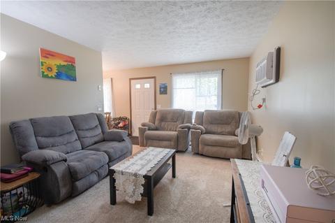 8216 Turquoise Ave NE, Canton, OH 44721 photo 16