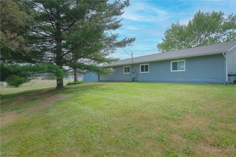 8216 Turquoise Ave NE, Canton, OH 44721 photo 4