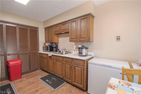 8216 Turquoise Ave NE, Canton, OH 44721 photo 17