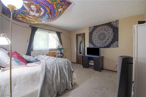 8216 Turquoise Ave NE, Canton, OH 44721 photo 11