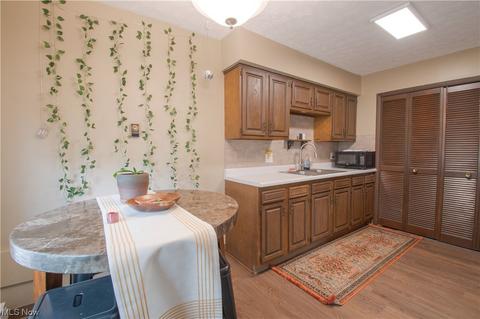8216 Turquoise Ave NE, Canton, OH 44721 photo 8