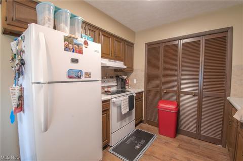 8216 Turquoise Ave NE, Canton, OH 44721 photo 18