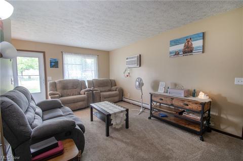8216 Turquoise Ave NE, Canton, OH 44721 photo 15