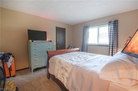 8216 Turquoise Ave NE, Canton, OH 44721 photo 22