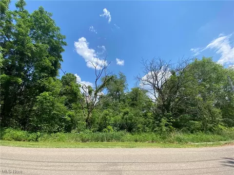 Efts Lane, Steubenville, OH 43953