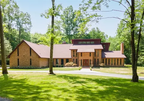 2080 Howland Wilson Rd, Cortland, OH 44410