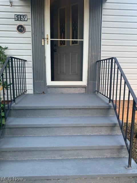 5159 Erwin St, Maple Heights, OH 44137 photo 2