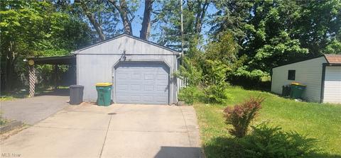 5159 Erwin St, Maple Heights, OH 44137 photo 3