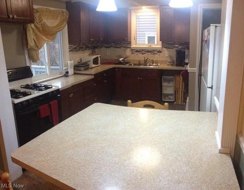 5159 Erwin St, Maple Heights, OH 44137 photo 9