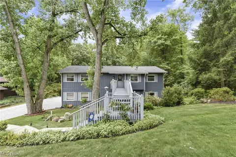 3926 Leewood Rd, Stow, OH 44224