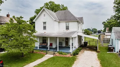 408 Elm St, Belpre, OH 45714