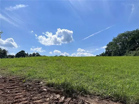 39 641 Young Hickory Rd, Blue Rock, OH 43720