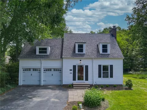 1371 Dorsh Rd, South Euclid, OH 44121