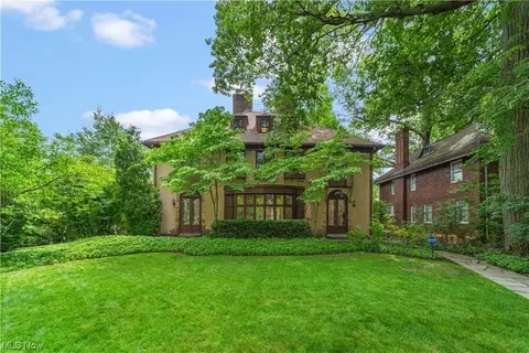 2249 Demington Dr, Cleveland Heights, OH 44106