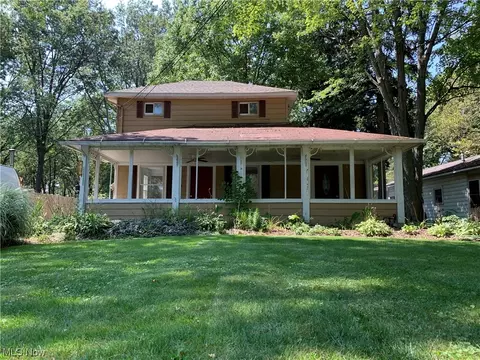 4610 Farley Dr, Mentor, OH 44060