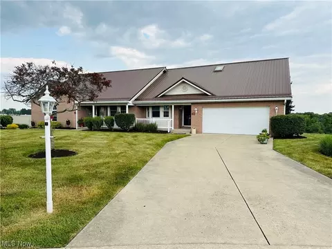 1168 Edgewood Cir NW, Carrollton, OH 44615