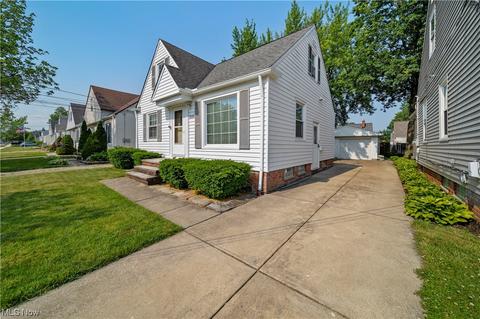 1636 Douglas Rd, Wickliffe, OH 44092 photo 2