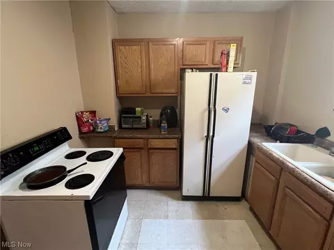 897 Avon St, Akron, OH 44310 photo 13