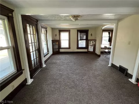 897 Avon St, Akron, OH 44310 photo 6