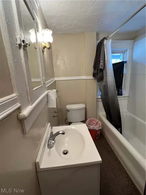 897 Avon St, Akron, OH 44310 photo 12
