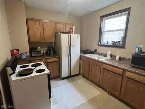 897 Avon St, Akron, OH 44310 photo 14