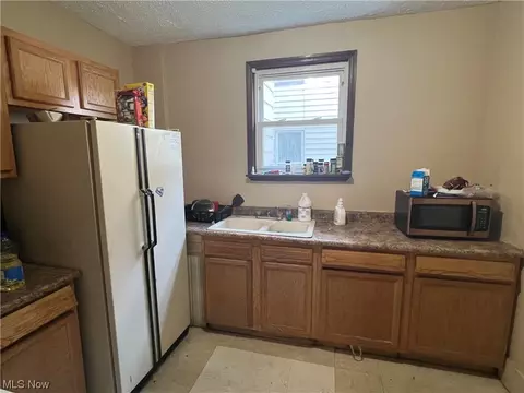 897 Avon St, Akron, OH 44310 photo 15