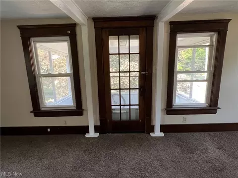 897 Avon St, Akron, OH 44310 photo 8