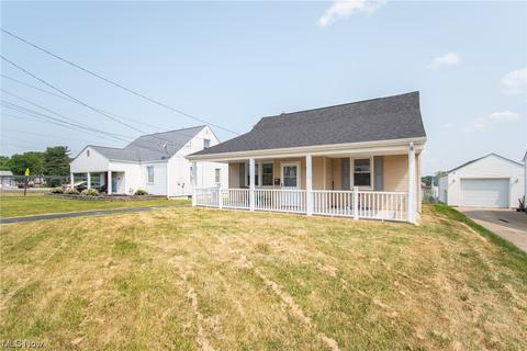 239 Creed St, Struthers, OH 44471 photo 3