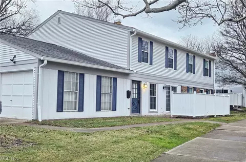 20395 Williamsburg Ct #222B, Middleburg Heights, OH 44130