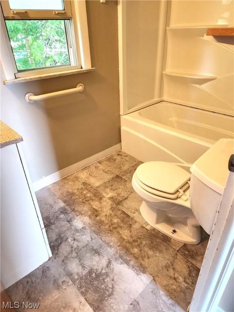 180 E 264th St, Euclid, OH 44132 photo 14