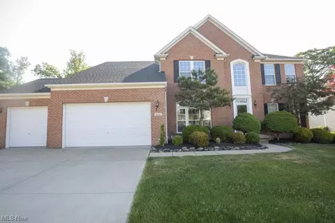 4821 Buckingham Dr, Broadview Heights, OH 44147
